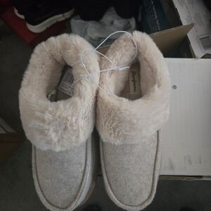 Dearfoams Women's medium size slippers